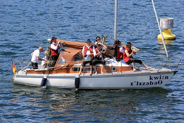 屡屡受困于 屡屡受困于